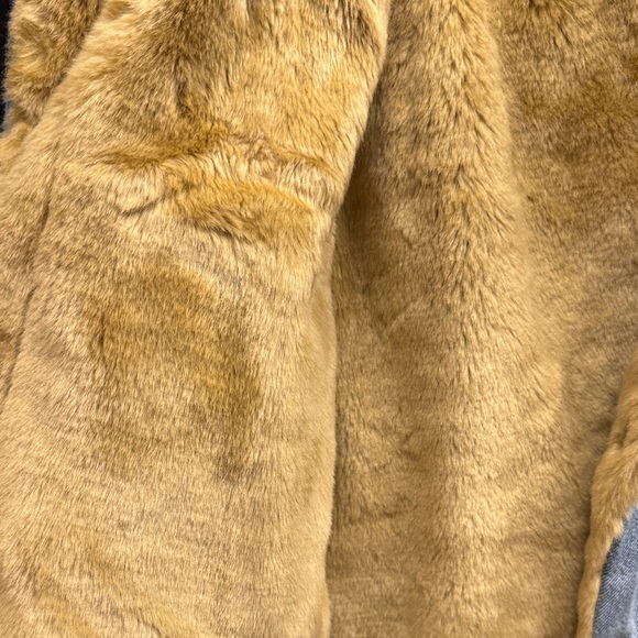 Levi's Light Blue Denim Jacket with Mustard Faux-Shearling Lining - Picture 4 of 5